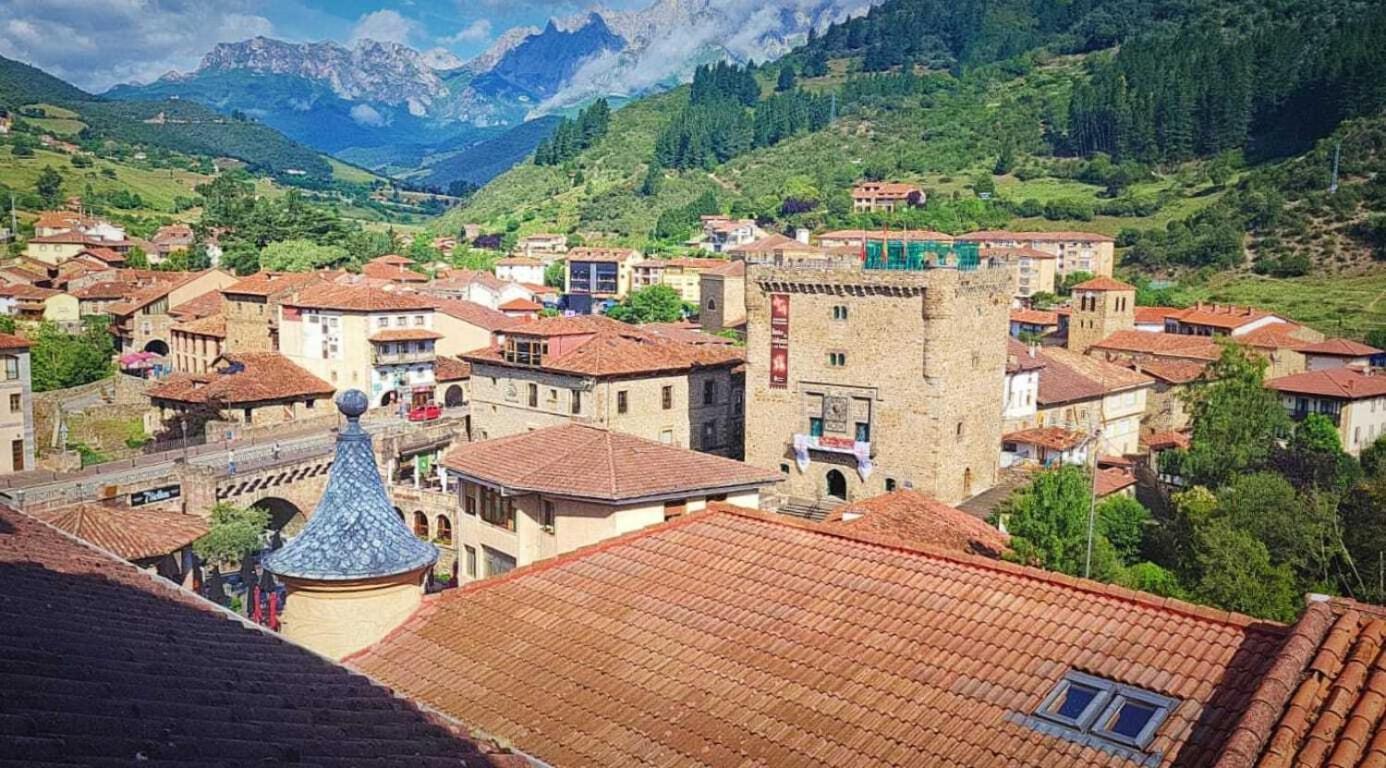 Apartamento El Mirador De La Torre Potes Exterior foto